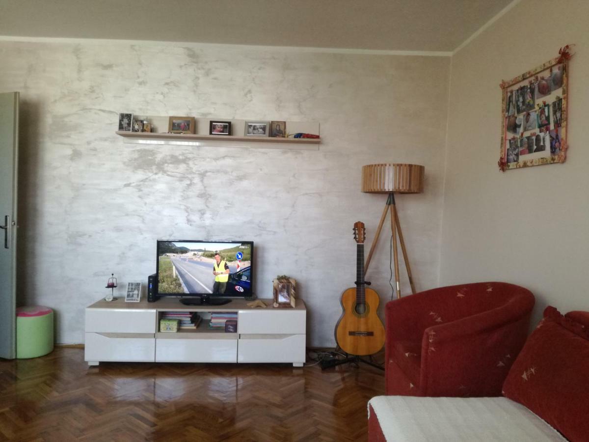 Apartman Lena Arandelovac Buitenkant foto